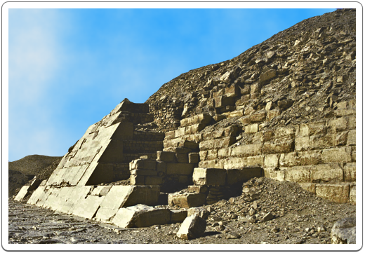 The South face of the pyramid still has some of its original limestone encasing. It is here that an inscription from Khaemwaset was found commemorating his restoration of the pyramid.