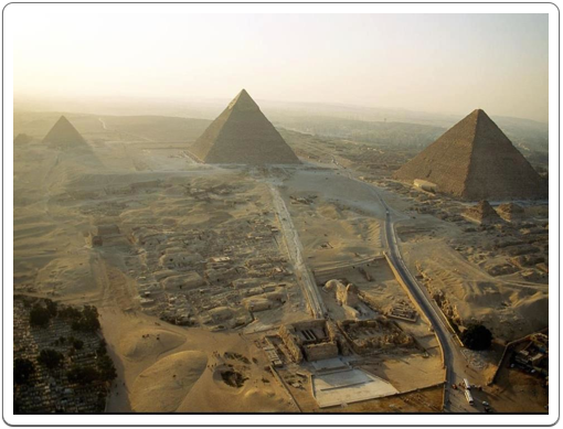 The site of Giza seen from the sky.